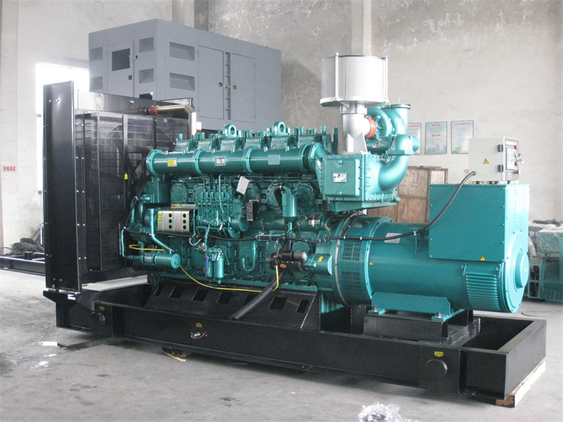 北海200KW 柴油发电机的油耗是多少？